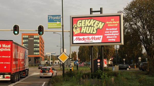 Vanaf vandaag Mediamarkt Gekkenhuis actie op Ledscherm Woonboulevard Eindhoven Ekkersrijt <a href="/mmekkersrijt/">MM Ekkersrijt</a> #Ekkersrijt