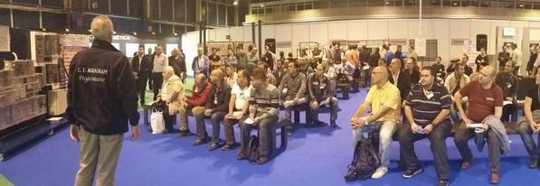 agremia's tweet photo. Último día de #matelec14 y los visitantes a la feria llenan el Taller TAET http://t.co/NqDID7yZgY