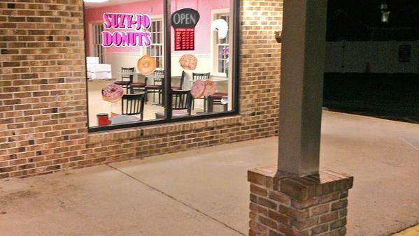 jimsting10's tweet image. SuzyJo. #nooutsourcing. There was a 28 dozen order set up, too