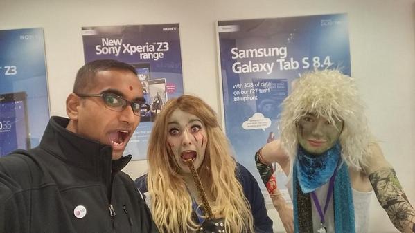 AnilkaraLG's tweet photo. Some Halloween training with the O2 Rochdale team. http://t.co/miQ5GlPJVk