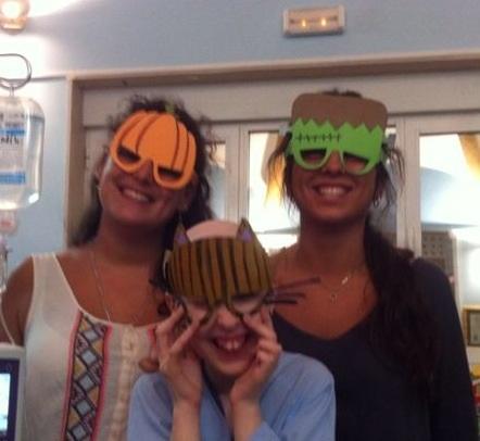 AndexAsociacion's tweet photo. voluntarios de Andex celebran Halloween en la planta de oncología http://t.co/Ckeu8KuRJ9