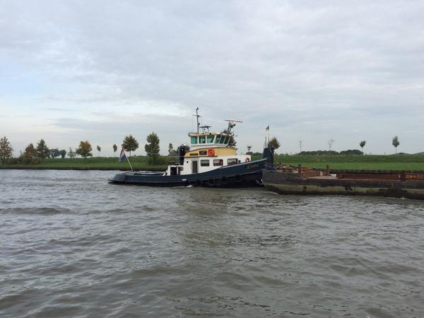 "<a href="/JacobJBakker/">Jacob Bakker</a>: <a href="/DuwbotenHOLLAND/">TUG PUSH HOLLAND</a> de Jeanne met ponton "