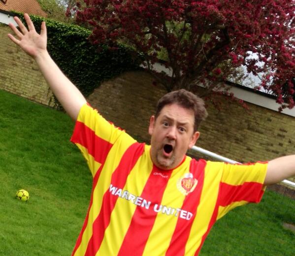 WarrensBalls's tweet photo. A reminder of the legend that is Johnny Vegas, returning as manager Fat Baz in Warren United #ITV2 #21Nov http://t.co/VyEzxTUc4o