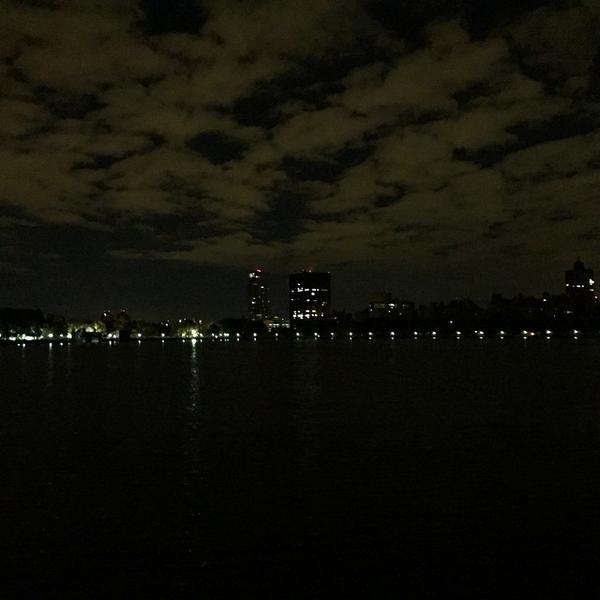 FitCalENGLISH's tweet image. @erikulin posted Cloudy, windy morning #6amrun #running #nyc #centralpark #clouds