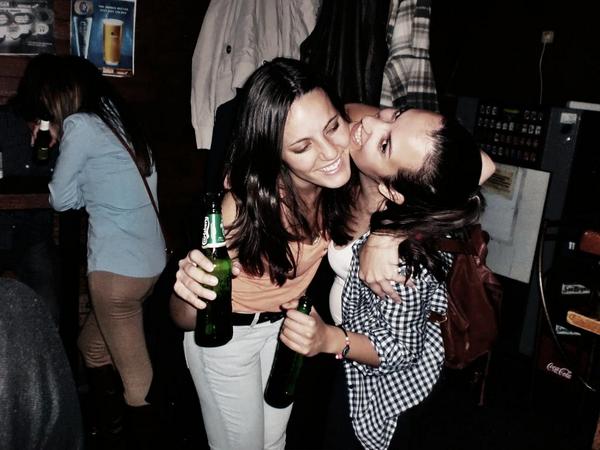 putaslagunas's tweet photo. Q lo q Sherrington unió no lo separe el tiempo.Por muchs años + viéndot cumplir primaveras.Felices 23 @puto_invierno http://t.co/PapuqwMmfC