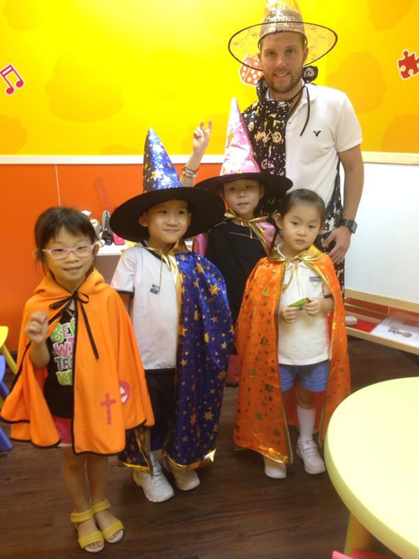 monkeytreehk's tweet photo. #TRICKORTREAT!
Happy #Halloween from #MonkeyTree #SouthHorizon Center!

#mtelchk #mtelc #hongkong http://t.co/N6GkuWw26d