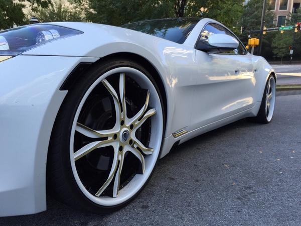 PrecipiceDesign's tweet photo. The wheels are huge, extravagant &amp; probably cost a lot to fix when you curb them. But nice to see something different http://t.co/DmDQeutdwH