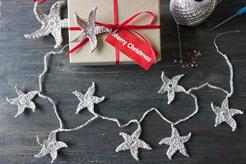 PrimaMagEvents's tweet image. Crochet this festively fabulous star garland with @RebelRai @NEC @thecraftshows next week Book:tinyurl.com/onm6dr7