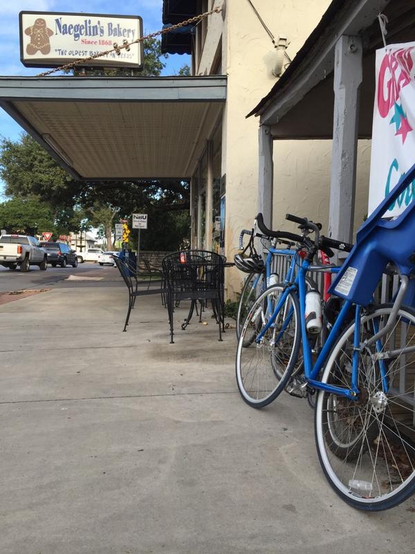 coleadams8's tweet photo. Great morning with the fam! Bike ride to school, a bakery stop, and we had a "Student of the Week"...and a friend 😊. http://t.co/JfKBf1B8RO