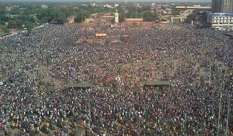 Battmack's tweet photo. The people of Burkina Faso saying "Enough is Enough" to a 27-year dictator! Power to the people! http://t.co/L3KdwOJt70