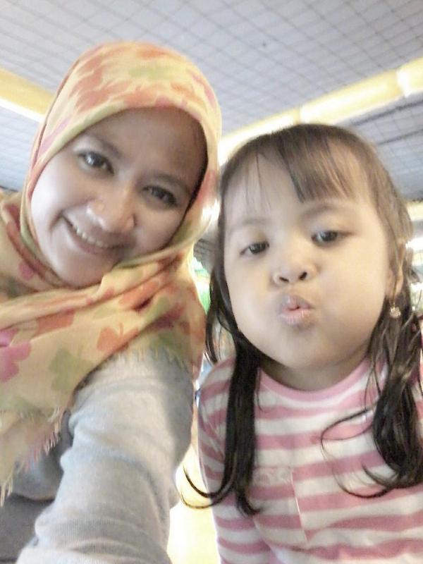 aloetha's tweet photo. @Rna_ken2 @RoomEmpty bersama kalian http://t.co/9DY6F4c4dr