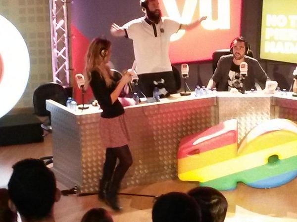 edurneclubfans's tweet photo. “@rocioae22: Vaya tela la q has liao hoy @Edurnity en el karaoke!!!! http://t.co/gylDyejOnv” #yuEdurne #yuFiestadePijamas #EdurneenSevilla