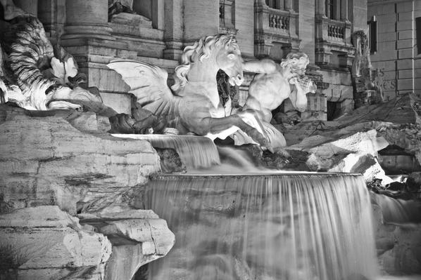 KylaMila's tweet photo. Black and White theme entry for @dailyp #rome #italy #photography http://t.co/qxStKM868u