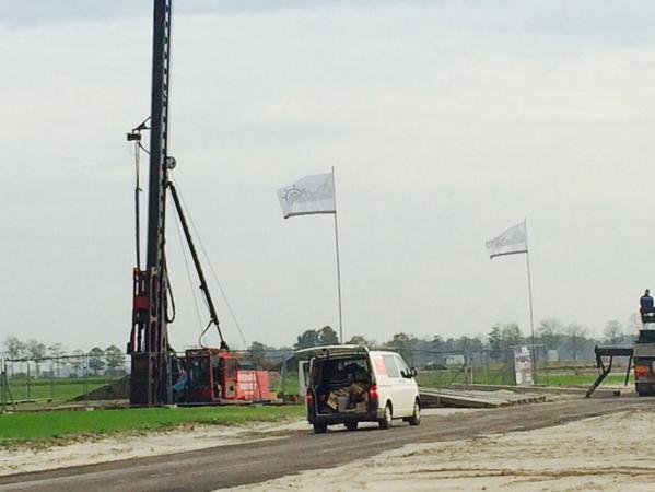 Eerste palen woningen Alexiahof gaan er al weer in #beginiser#