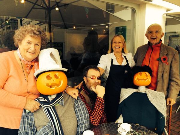 TheTeapotBOA's tweet photo. Please post your pumpkin pics! 🎃👻 http://t.co/6JMnY3HhPU