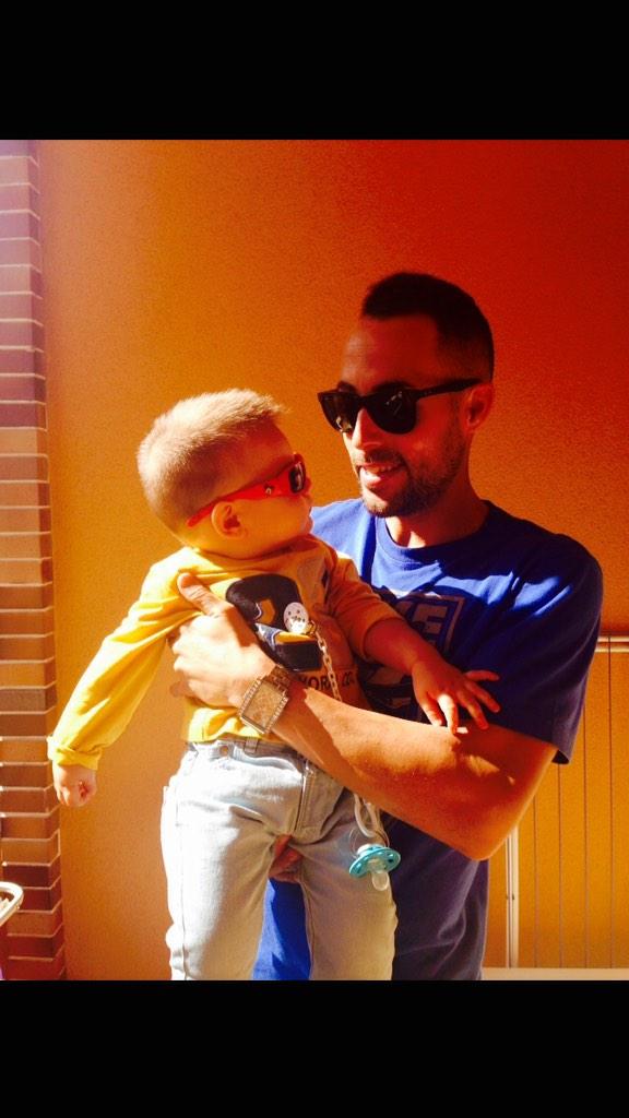 _alvarorosas's tweet photo. Ganas de jugar,reirme y disfrutar con el Rey de la casa😃 http://t.co/arN5Qdc5bF