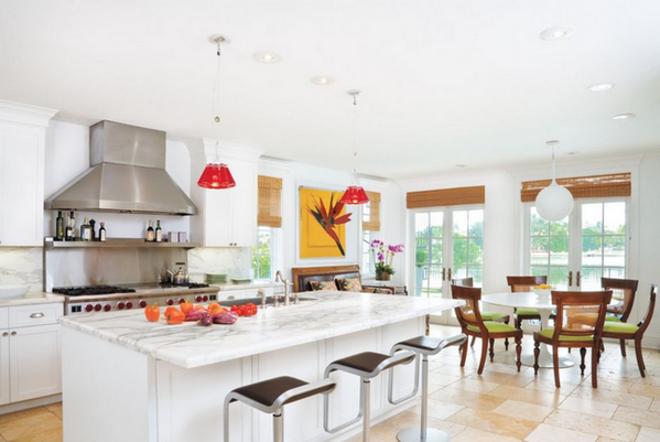 luxemagazine's tweet photo. A mix of materials and color add to this #kitchen's pleasing aesthetic: http://t.co/95EcxI1cY7 http://t.co/RvjVTSi3UQ