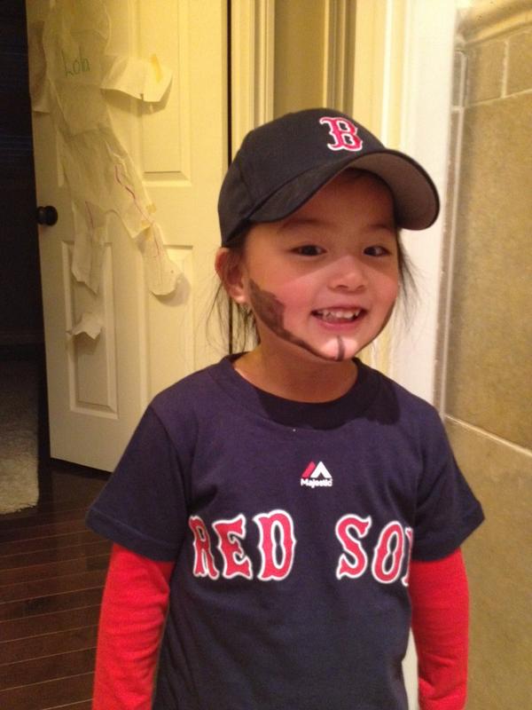 Rowen27's tweet photo. Hey @Cabbie guess who my 3yr daughter is for Halloween? #noprincess http://t.co/s3dBHnRrcd
