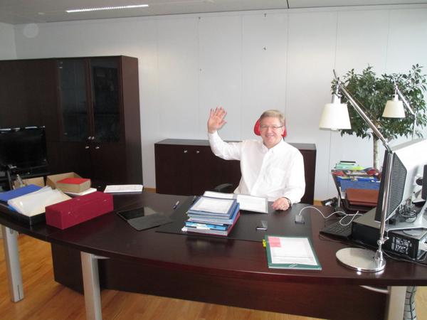 Štefan Füle (@stefanfuleeu) on Twitter photo This is my last official tweet.Thank U for following. For #enlargement & #neighbourhood follow from now on <a href="/JHahnEU/">Johannes Hahn</a> This is my last official tweet.Thank U for following. For #enlargement & #neighbourhood follow from now on <a href="/JHahnEU/">Johannes Hahn</a>