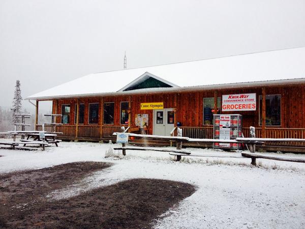 Canoe_Algonquin's tweet photo. Quite the surprise this morning, just a few weeks too early! http://t.co/7jqF50xl1C