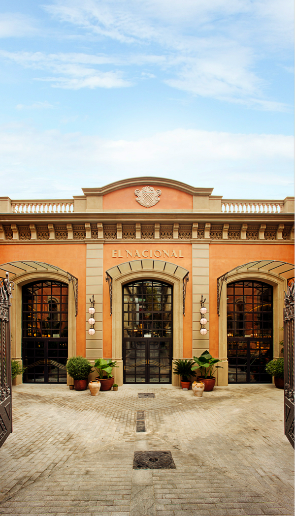 elnacionalbcn's tweet photo. #ElNacionalBcn, nuevo espacio extrasensioral que te deleitará a través de todas sus experiencias gastronómicas. http://t.co/8v3csYoSBC