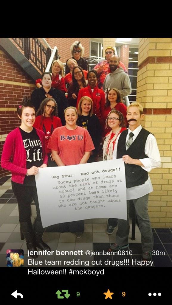 Gabe_MF_Edns's tweet photo. Go retweet @jennbenn0810 pics and favorite it and then go to any teacher and get candy for it. http://t.co/dPADotBuG7