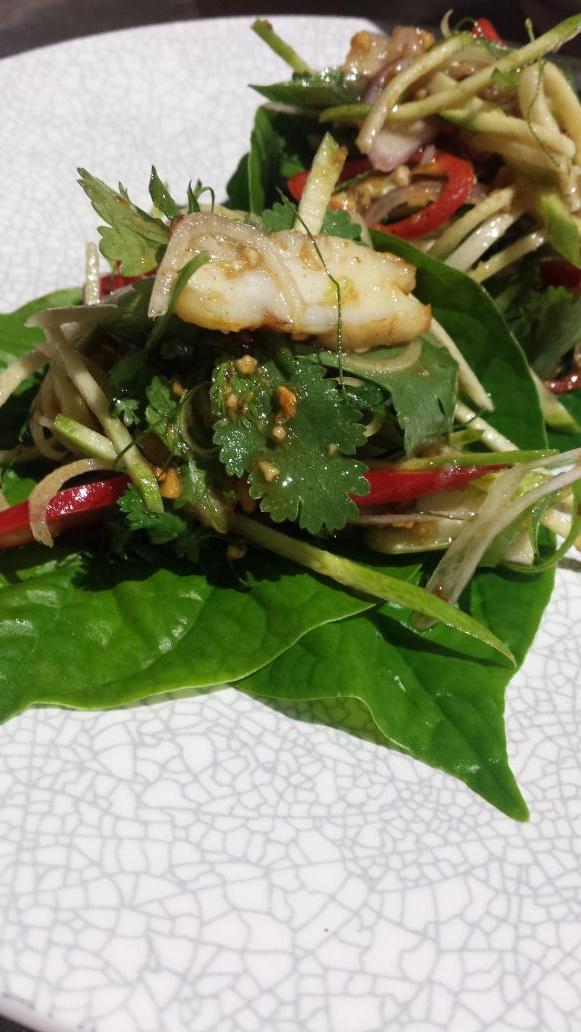 LadyBoyDining's tweet photo. Char grilled prawn betel with green mango and peanut http://t.co/2Dari5x2tP