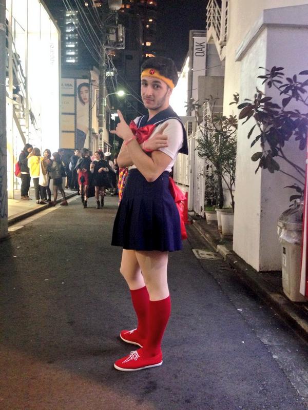 Fashionsnap Com Pa Twitter 今夜はハロウィン 仮装した人で溢れる渋谷 原宿はキャラコスが目立ちます Http T Co Nxasiw4rbf セーラームーンはほぼ全身アメアパ アナ雪はほぼ手作りとのこと Http T Co 44yh47qlyw