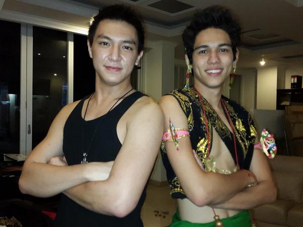 JoAndriano's tweet photo. Saksikan sinetron "Cakep Cakep Sakti" setiap hari. Pkl 20.30 di MNC Tv @MAX_maxime 

Thank You! http://t.co/GiV7GNxa6w