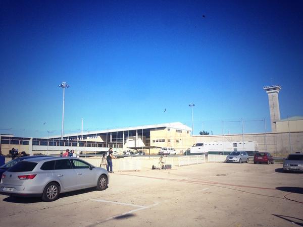 MariaPLaya's tweet image. La verdadera fiesta, el verdadero ambientazo está aquí

#SotoDelReal
#TodosALaCarcel