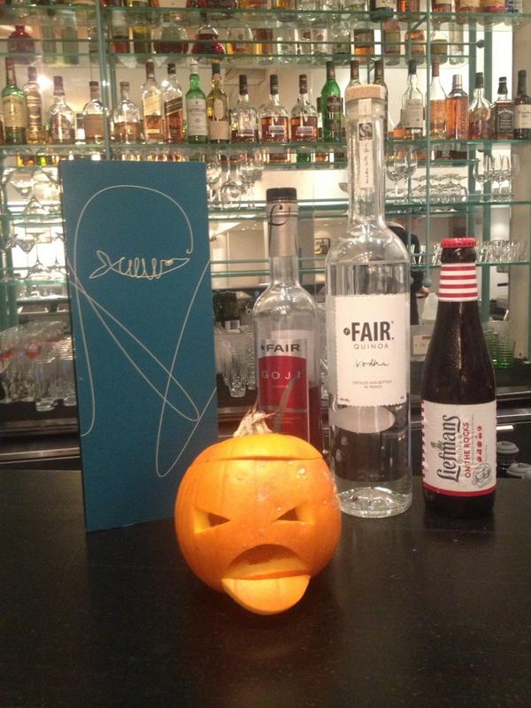 KPBarW8's tweet photo. Trick or treat! Fancy a Berry Scary cocktail to celebrate Halloween? #TRICKorFAIR #happyhalloween http://t.co/XiWim6wl4C