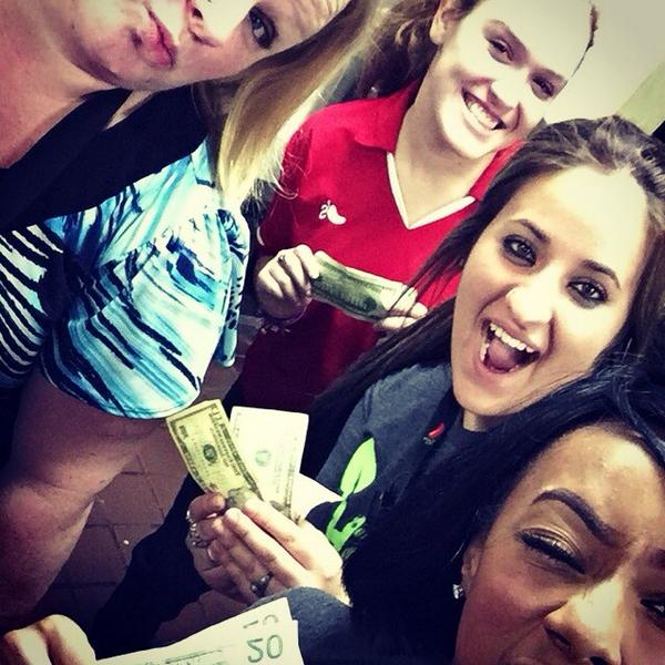 steph_halbert's tweet photo. Perfect 3 shop last night !!! #TeamWorkMakesTheDreamWork #chilis #springcypress http://t.co/uNgN8j90oG