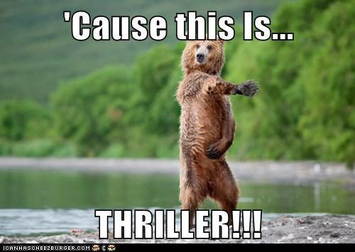 Чувствуешь лето. Наушники для девушек. Надпись любимая песня. Танцы мем. Дай мою любимую песню.