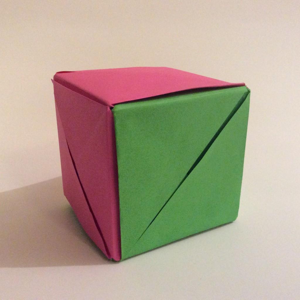 Clarissa Grandi on Twitter "Tada! One origami Rose Cube. Instructions here http//t.co