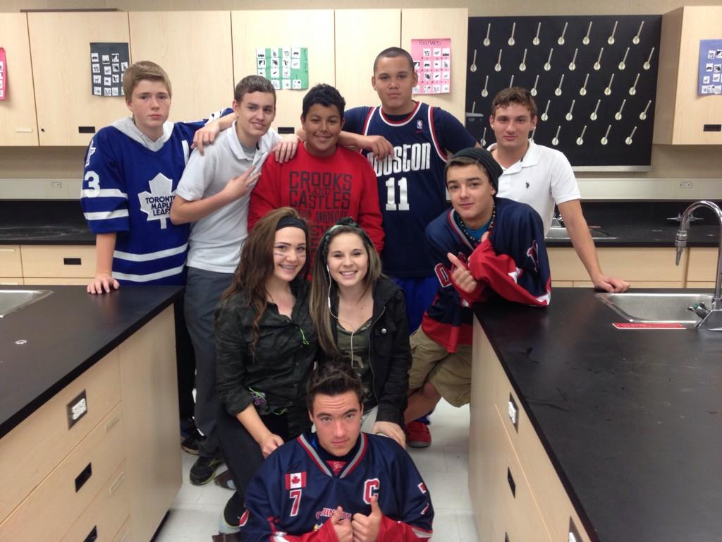 ShaeKelly3's tweet photo. fav class #ScienceCrew #skrrrt http://t.co/6MWO7dLsUF