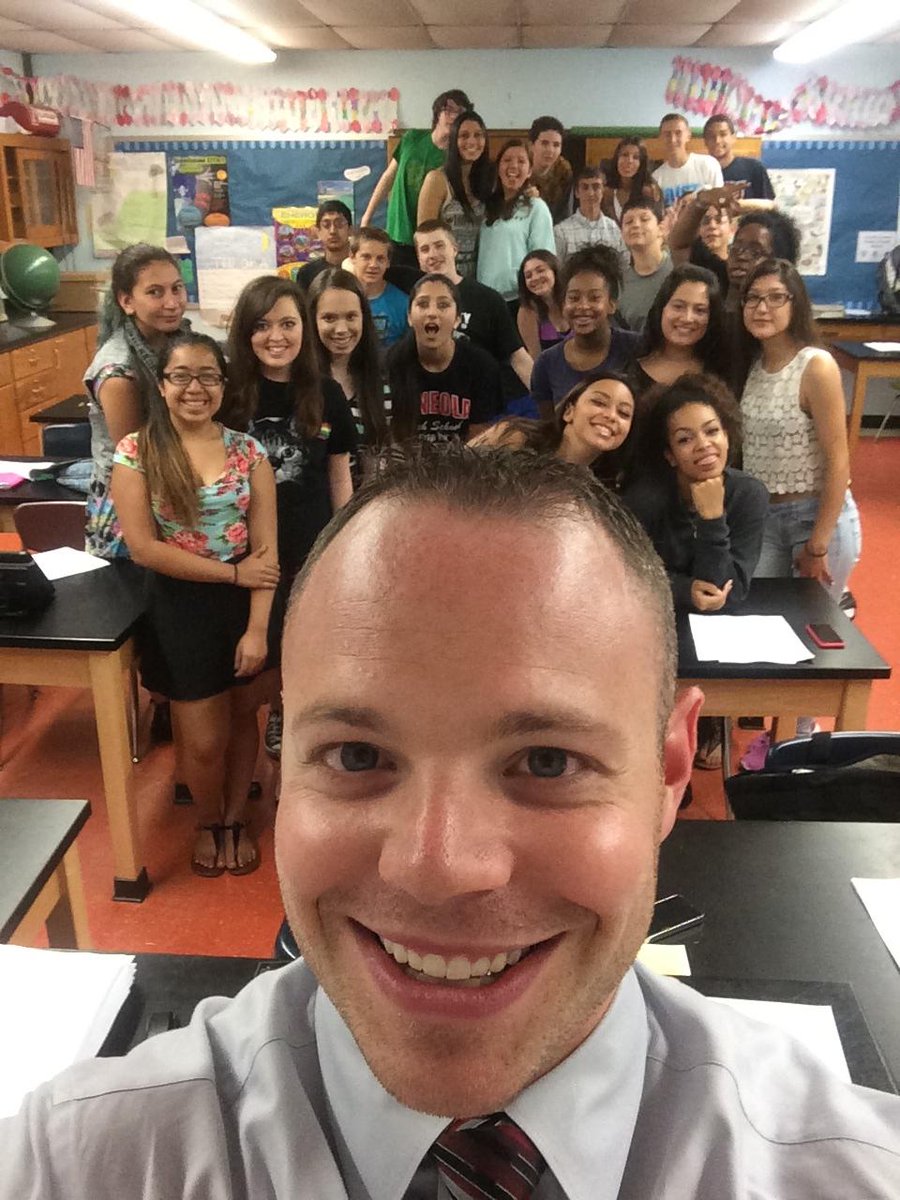 mrNYER's tweet photo. #ThrowbackFri http://t.co/9VWjaGTqHQ