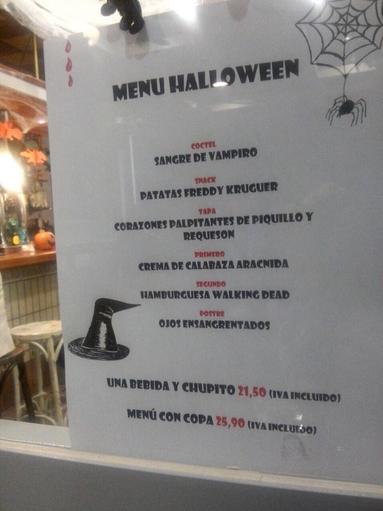 TapillaSixtina's tweet photo. Nuestro chef hoy os espera para daros un #menu terrorífico!!! Buuuuuuu!!! #Halloween http://t.co/bqCaKU722B