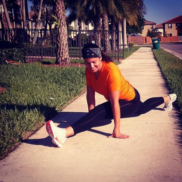 AdalbertoSldn's tweet image. #runmode a estirarse luego de 1:15 minutos corriendo.....
#Halloweenstyle #fitness #fit #instalife #deporte #inst...