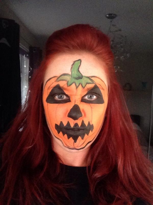 cezzacool's tweet photo. Getting ready for tonight!!! Happy Halloween!!!! 🎃 http://t.co/YNF8lrPHtP