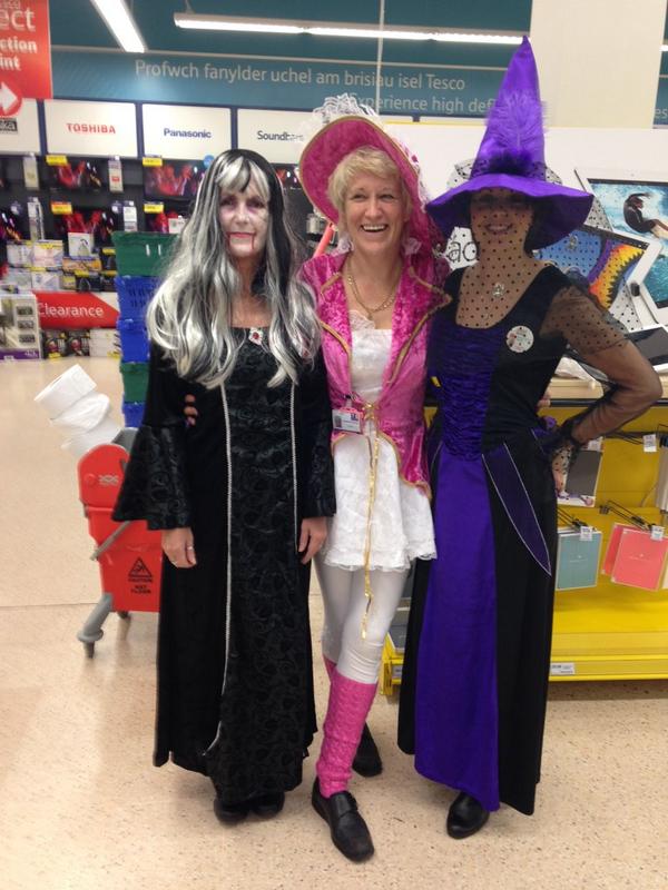 sarah davies tweet media