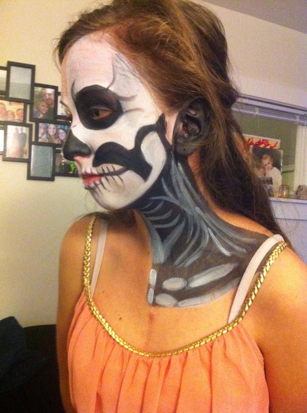 WonderBeks's tweet photo. I painted my sisters face the other day to practice #Halloween #facepainting #skeleton http://t.co/6CqZZJOzu5