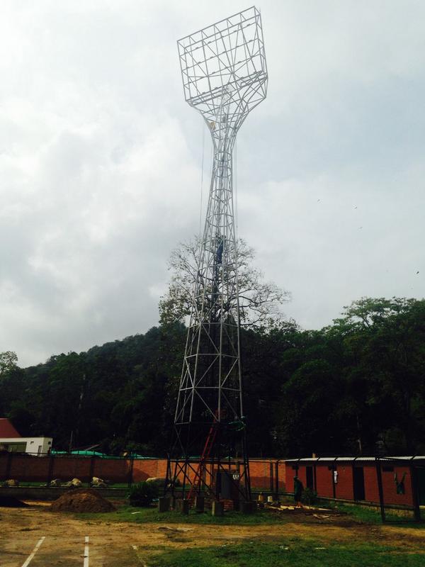 Jextratiempo's tweet photo. Buenas noticias, la iluminación del Estadio de Floridablanca avanza muy bien. http://t.co/YOC2mNHk3I