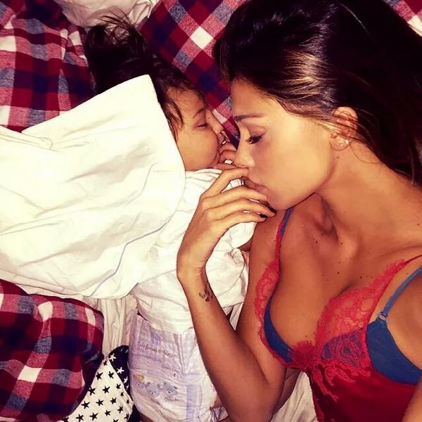 KatyaBarone's tweet image. Belen dorme così nn ci credo e se fosse ...#caspita !!!!