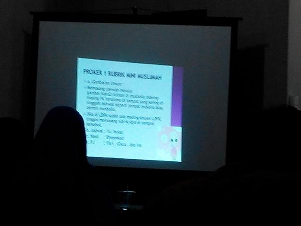 Selanjutnya, sedang berlangsung presentasi dari  dept. kemuslimahan #MuswilDEW1FULDFK