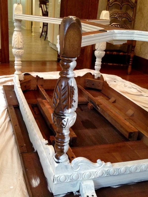 benton_new's tweet image. Loving the dining room table after its 1st coat of #ascp #oldochre