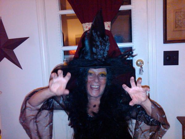 RobinsonMeta's tweet image. Happy Halloween to all my Peeps. Be safe