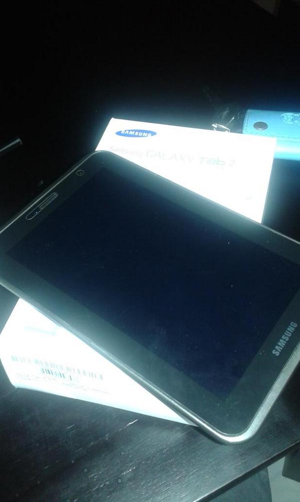 _cahyobaskoro's tweet photo. @FJBMalang Jual Galaxy Tab 7 16GB 3G Black 1.5 Juta COD Malang 083848058630 http://t.co/IVsnfFhv8h