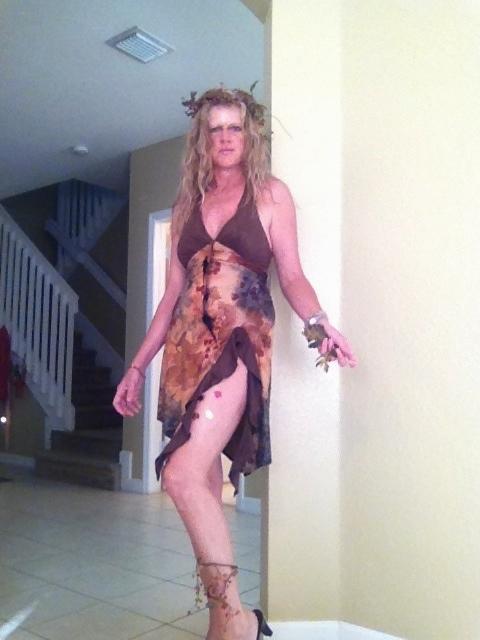 Happy Halloween! Wood nymphs are mysterious and sultry. http://t.co/5iYBjiFSaY