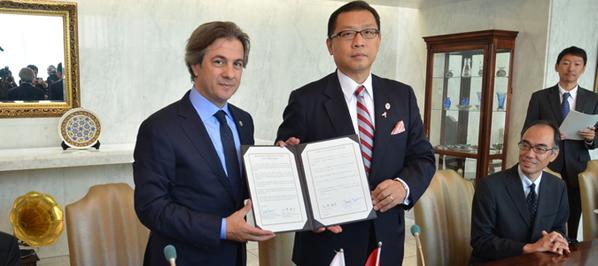 <a href="/AhmetMisbah/">Ahmet Misbah Demircan</a> Beyoğlu’nun Gelişmesine Japon Desteği <a href="/yasinblc/">Yasin B4LCI</a> <a href="/oktenerol/">Erol Okten</a> <a href="/DursunEker/">Dursun Eker</a>  beyoglu724.com/haber/1080/bey…