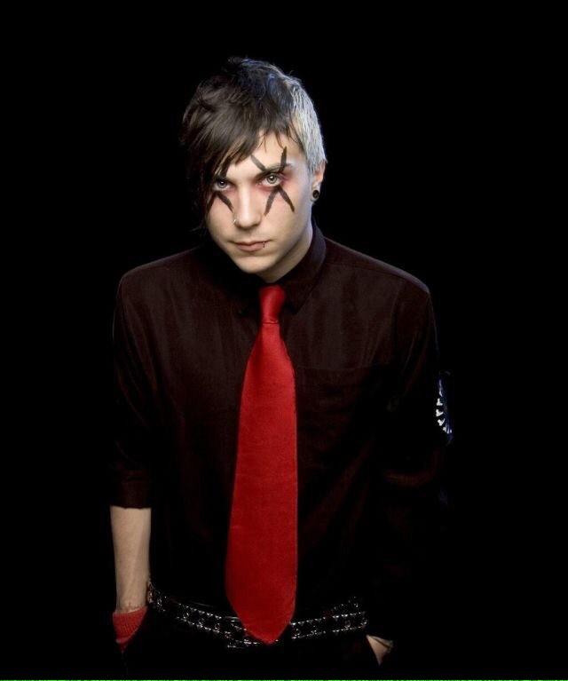 Happy birthday Frank Iero 